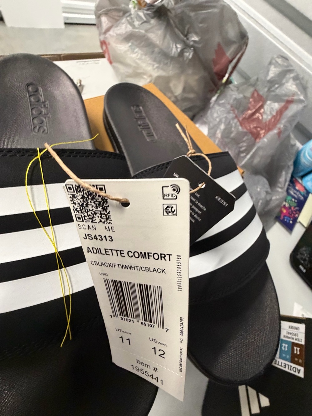 Adidas Adilette Comfort Black/White Slide Sandals size 11, men’s/12 women